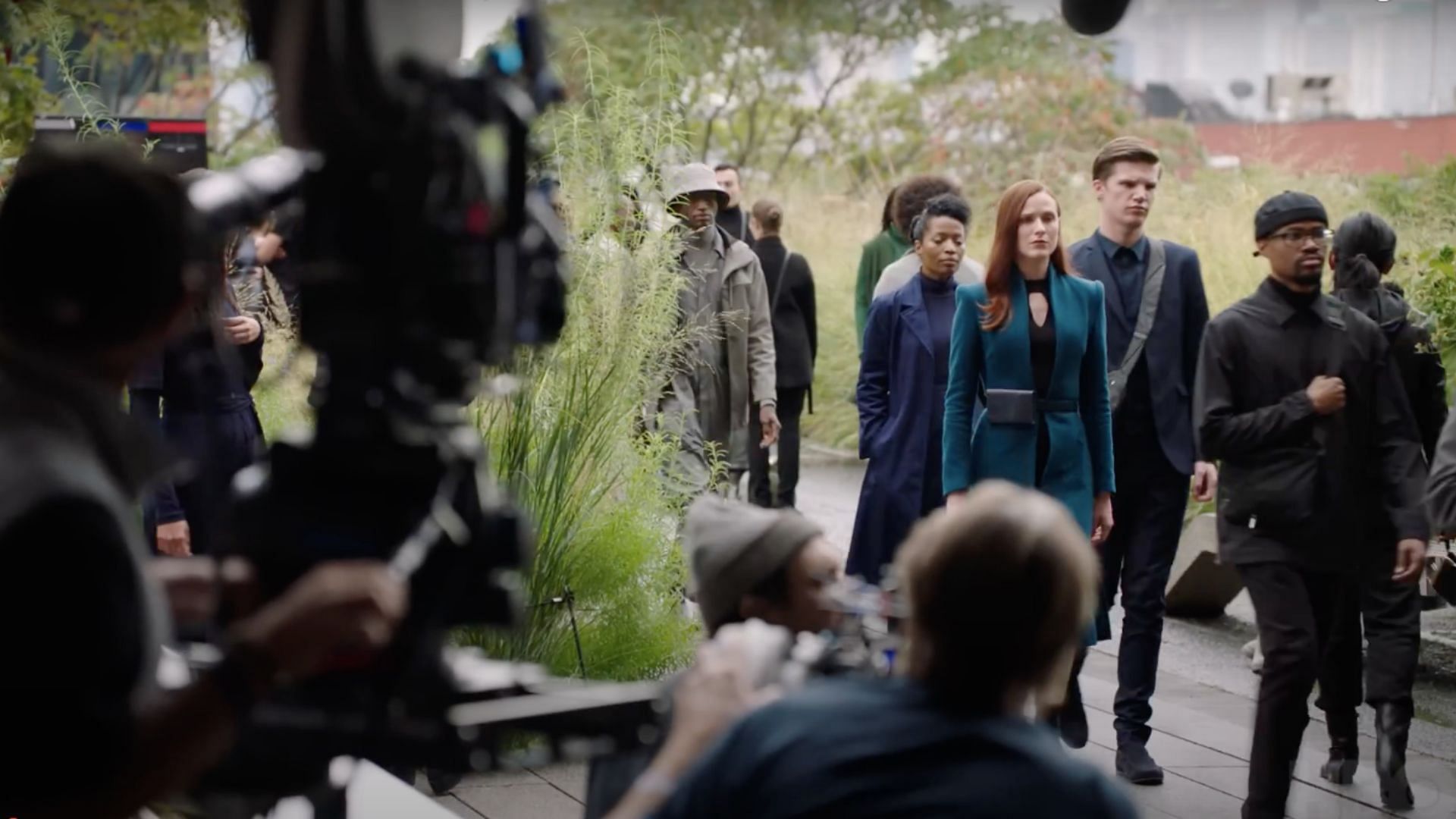 Behind the scenes of Christina's opening shot in Manhattan (Image via YouTube/HBO)